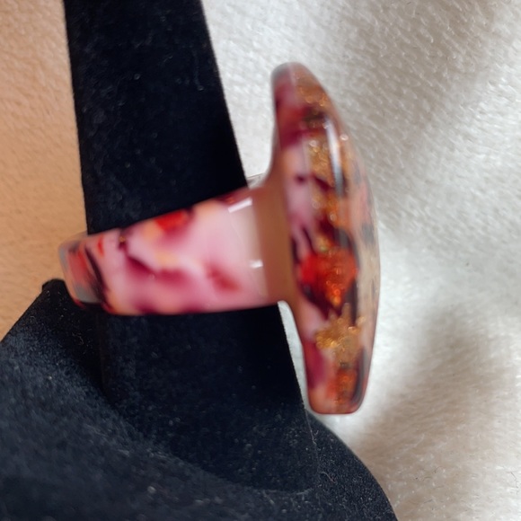Vintage Lucite pink leopard ring sz9 - Picture 4 of 12